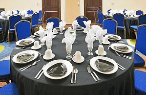 Holiday Inn Hotel & Suites Waco Northwest by IHG