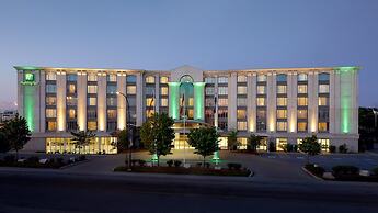 Holiday Inn Hotel & Suites Montreal Airport, an IHG Hotel