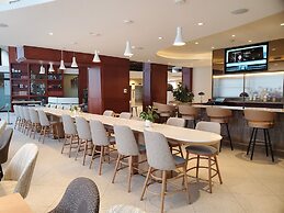 Holiday Inn Hotel & Suites Montreal Airport by IHG