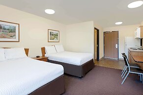 WoodSpring Suites Tyler Rose Garden