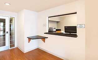 WoodSpring Suites Evansville East