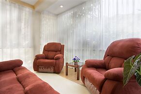 Oak Ray Serene Garden Hotel