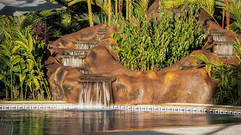 Volcano Lodge Hotel & Thermal Experience