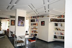 Amani Hotel Suites & Spa