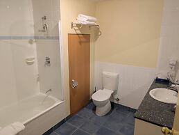 Mayfair Plaza Motel