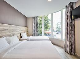 ibis budget Singapore Crystal