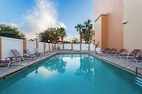 Comfort Suites Tampa Airport North