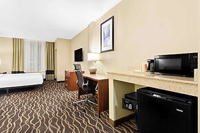 Comfort Suites Tampa Airport North