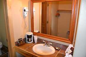 Daniels Summit Lodge