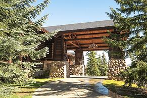 Daniels Summit Lodge