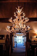 Daniels Summit Lodge