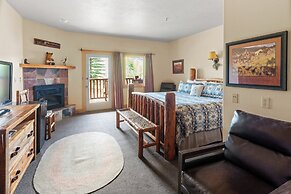 Daniels Summit Lodge