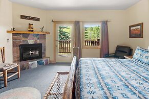 Daniels Summit Lodge