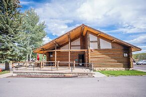 Daniels Summit Lodge