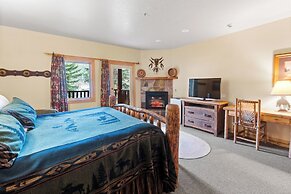 Daniels Summit Lodge