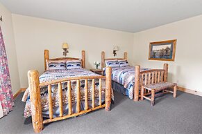 Daniels Summit Lodge