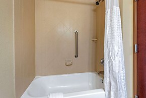 Comfort Inn & Suites Muncie