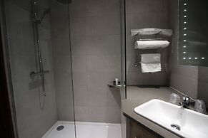 Best Western Plus Pastures Hotel