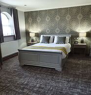 Best Western Plus Pastures Hotel