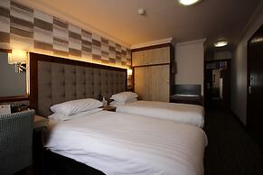 Best Western Plus Pastures Hotel