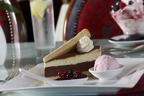 Best Western Plus Pastures Hotel