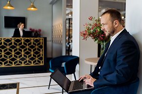 Hotel Apis
