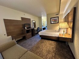 Mackinaw Beach & Bay Inn & Suites