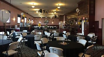 Mackinaw Beach & Bay Inn & Suites