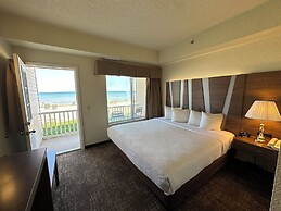 Mackinaw Beach & Bay Inn & Suites