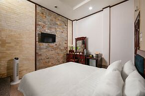 Little Diamond Hotel