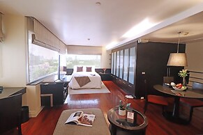 The Quarter Saladaeng by UHG