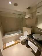 The Quarter Saladaeng by UHG