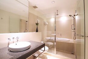 The Quarter Saladaeng by UHG