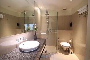 The Quarter Saladaeng by UHG