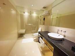 The Quarter Saladaeng by UHG