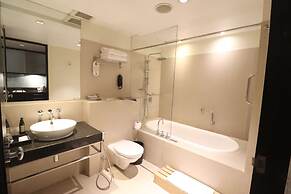 The Quarter Saladaeng by UHG