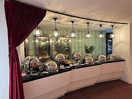 The Quarter Saladaeng by UHG