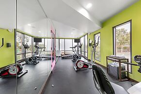 BLVD Hotel and Studios Universal-Hollywood, an Ascend Collection Hotel