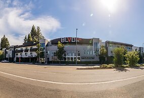 BLVD Hotel & Studios - Walking Distance to Universal Studios Hollywood