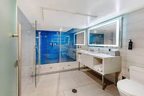 BLVD Hotel and Studios Universal-Hollywood, an Ascend Collection Hotel