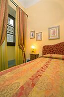 La Casa del Garbo - Luxury Rooms & Suite