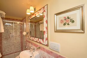 La Casa del Garbo - Luxury Rooms & Suite