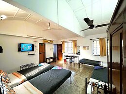 Peravel Beach Holiday Home