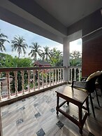 Peravel Beach Holiday Home