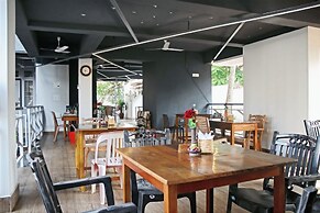 Peravel Beach Holiday Home
