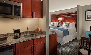 Ocean Mist Beach Hotel & Suites