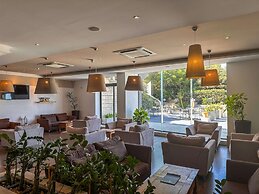 AX Sunny Coast Resort & Spa