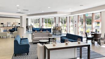 Holiday Inn Express Leigh - Sports Village by IHG