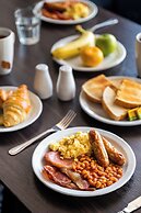 Holiday Inn Express Leigh - Sports Village by IHG