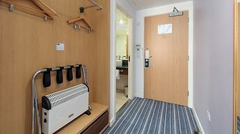 Holiday Inn Express Leigh - Sports Village by IHG